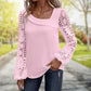 Blusa de manga longa feminina com recortes e patchwork de renda